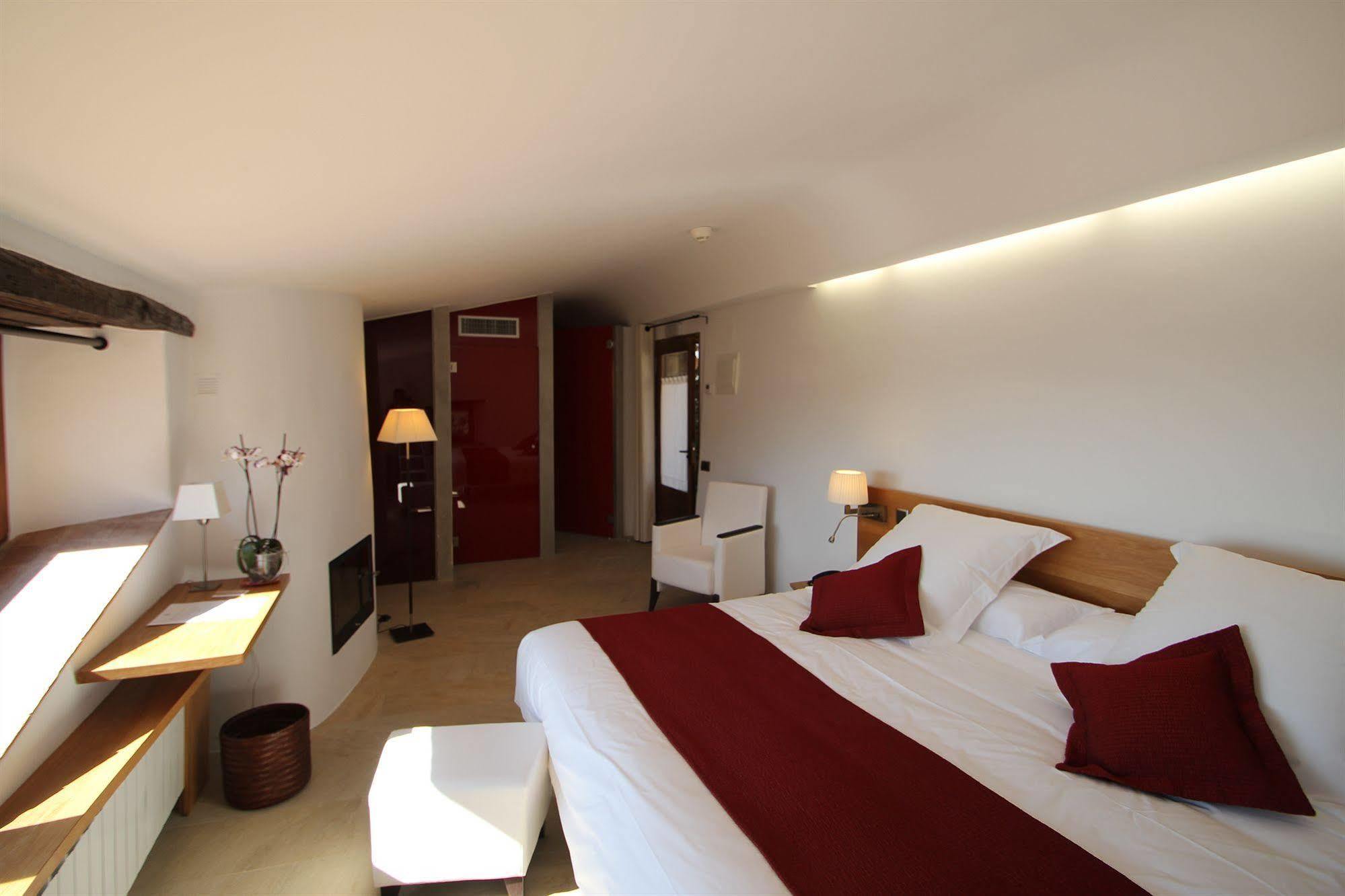 Hotel Can Cuch Canoves Exterior photo