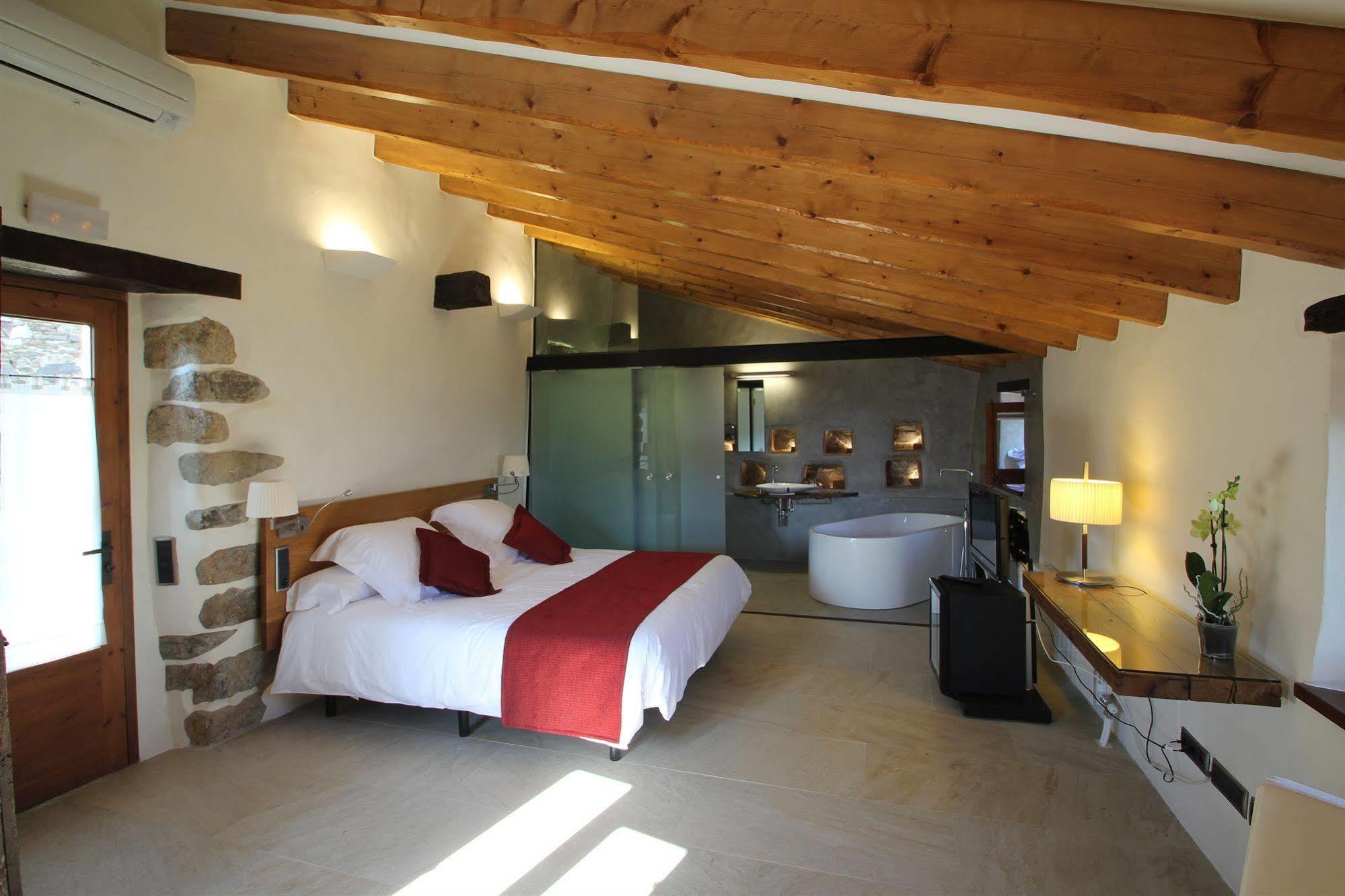 Hotel Can Cuch Canoves Exterior photo